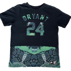 RARE 2015 Nike Kobe Bryant Black Mamba Snakeskin Black and Green TShirt Large.